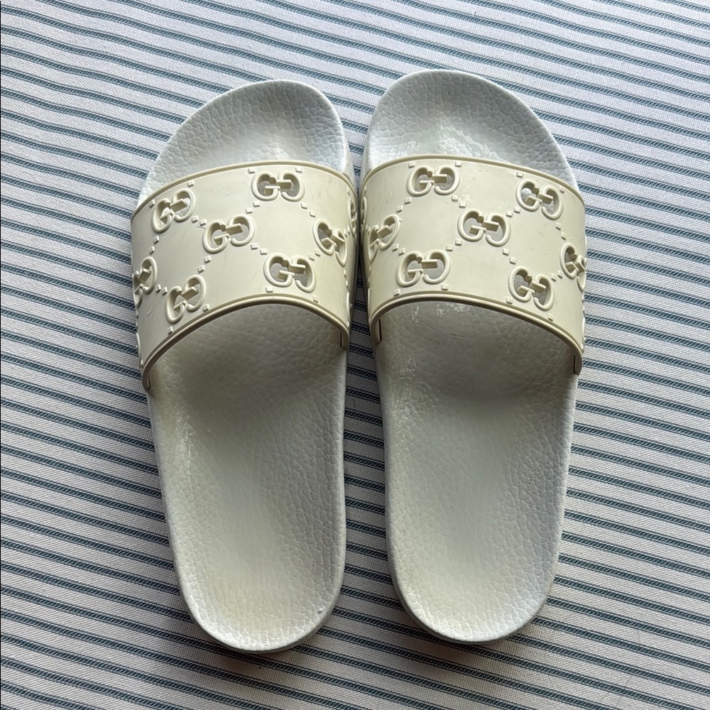 Gucci Women's Cream + White Slide Sandals